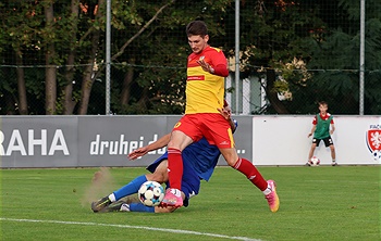 A tým: FC Tempo Praha - FC Slavoj Vyšehrad 2:1