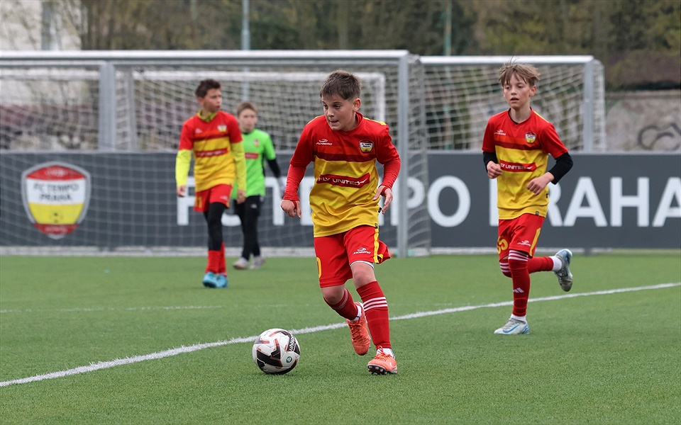 U12: Kopaná místo fotbalu