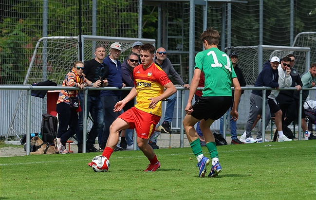 U19: Konfrontace s dospělými