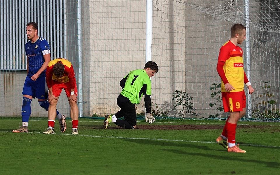 B tým: Na držení míče se nehraje